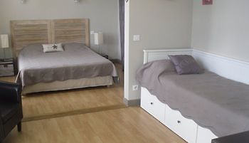 מונטיניאק Hotel Le P'Tit Monde מראה חיצוני תמונה