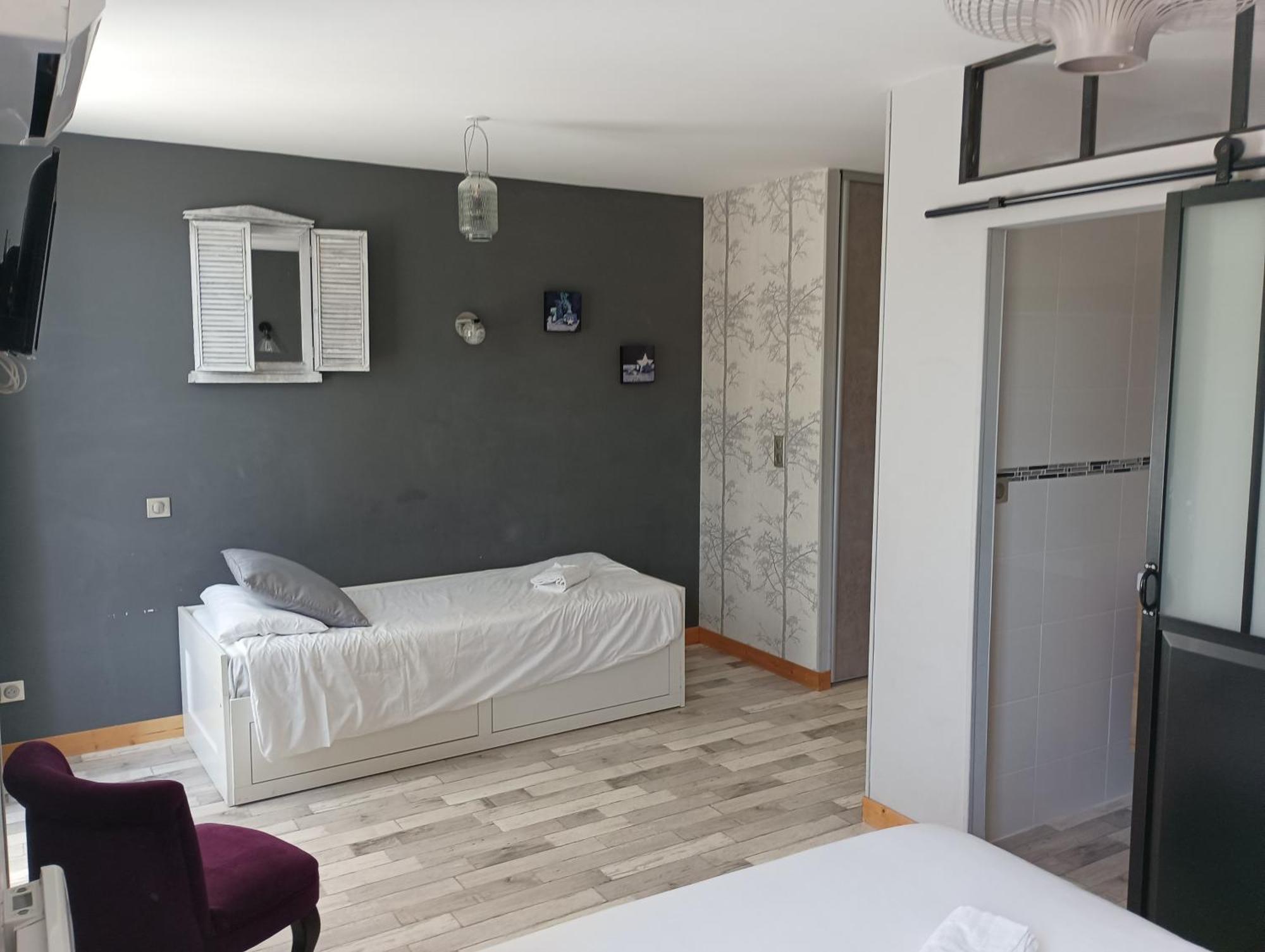 מונטיניאק Hotel Le P'Tit Monde מראה חיצוני תמונה