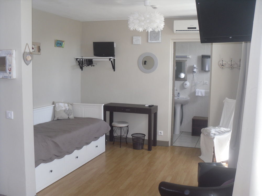 מונטיניאק Hotel Le P'Tit Monde מראה חיצוני תמונה