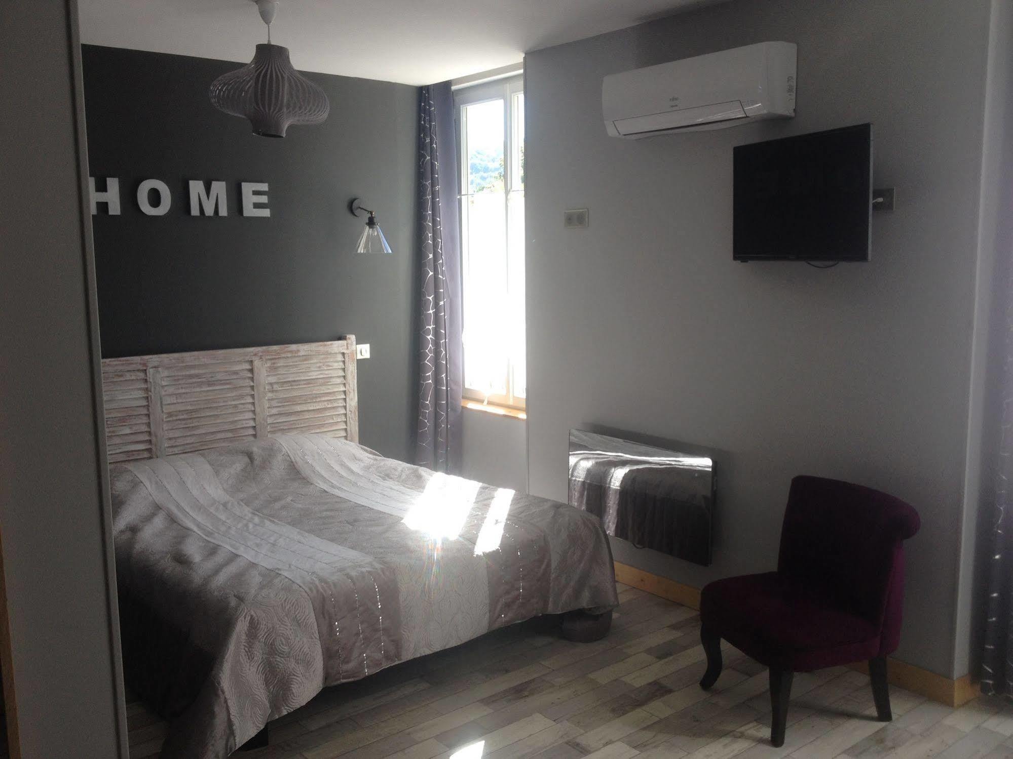 מונטיניאק Hotel Le P'Tit Monde מראה חיצוני תמונה