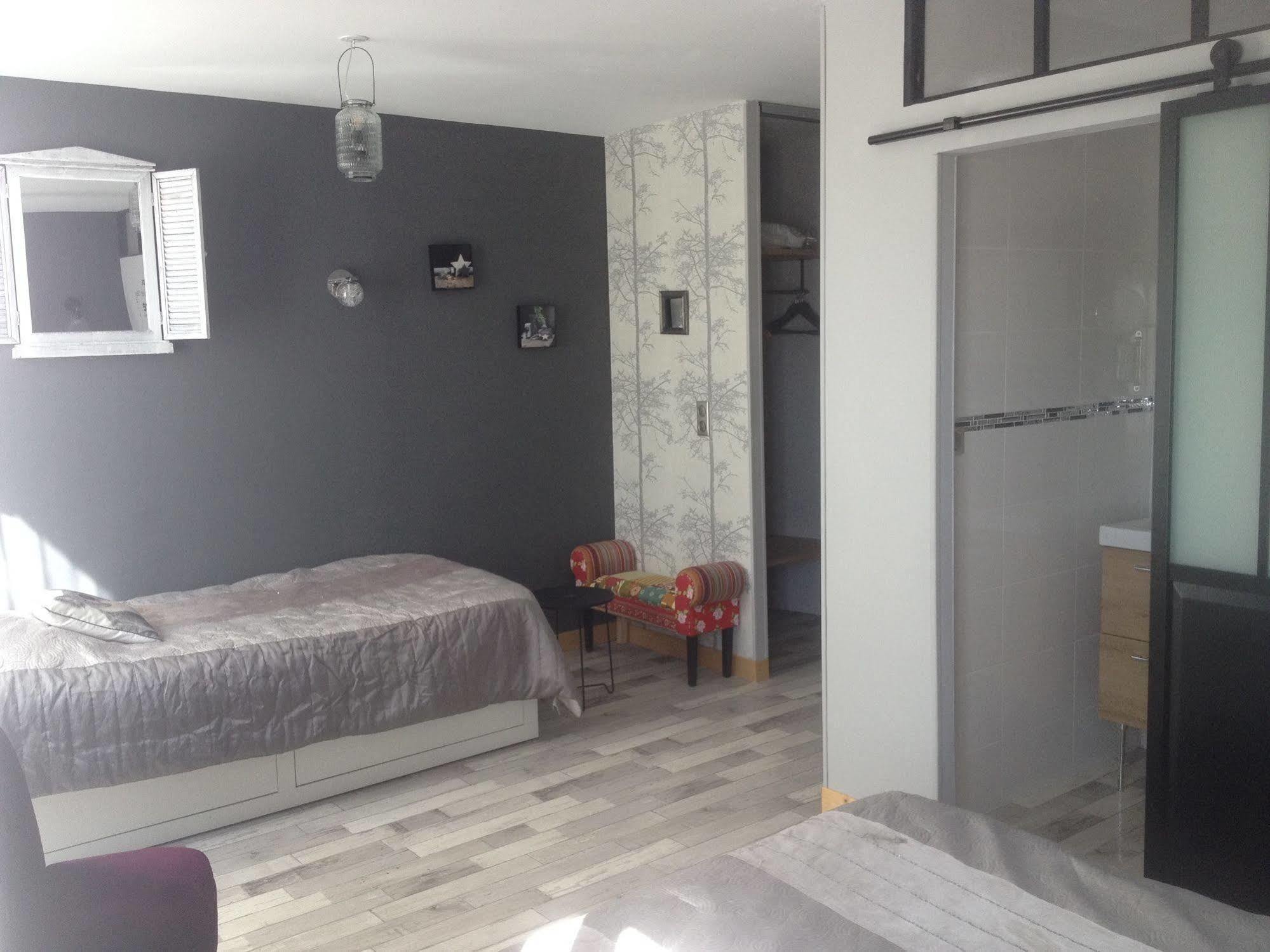 מונטיניאק Hotel Le P'Tit Monde מראה חיצוני תמונה